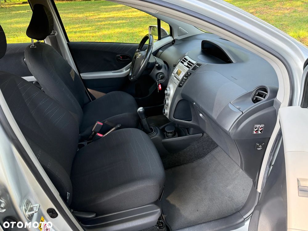 Toyota Yaris 1.0 Sol - 29