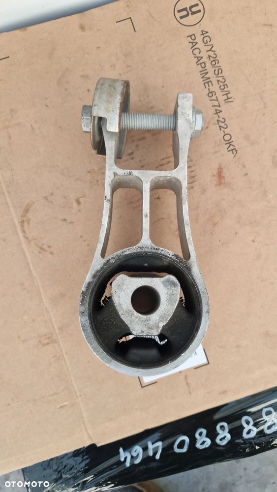 Poduszka/łapa silnika tylna Chrysler Pacifica 3.6 v6 2017- - 2