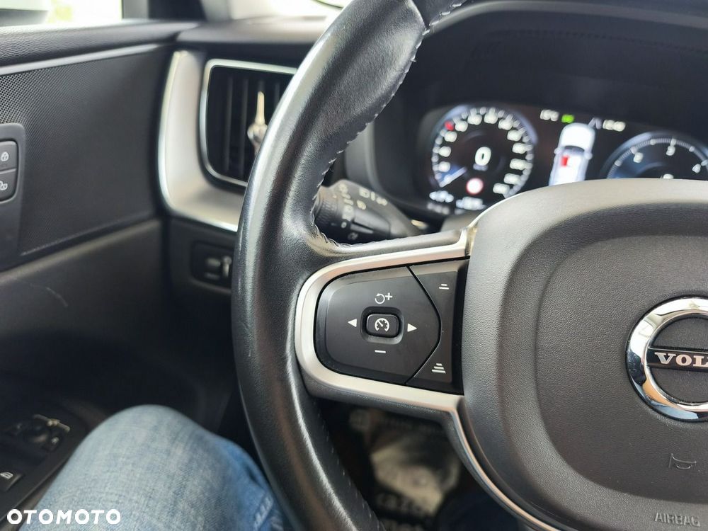 Volvo XC 60 D4 AWD Momentum - 30