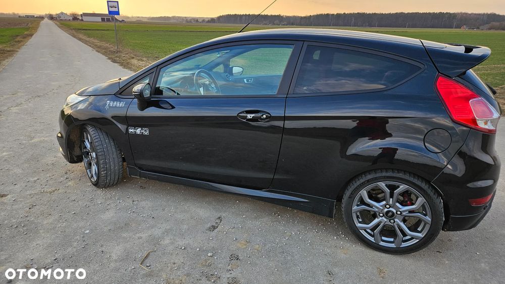 Ford Fiesta 1.6 EcoBoost ST - 4