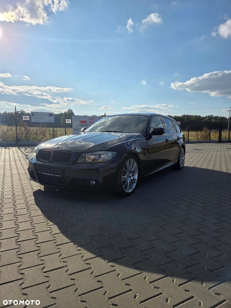BMW Seria 3 320d DPF Touring - 10