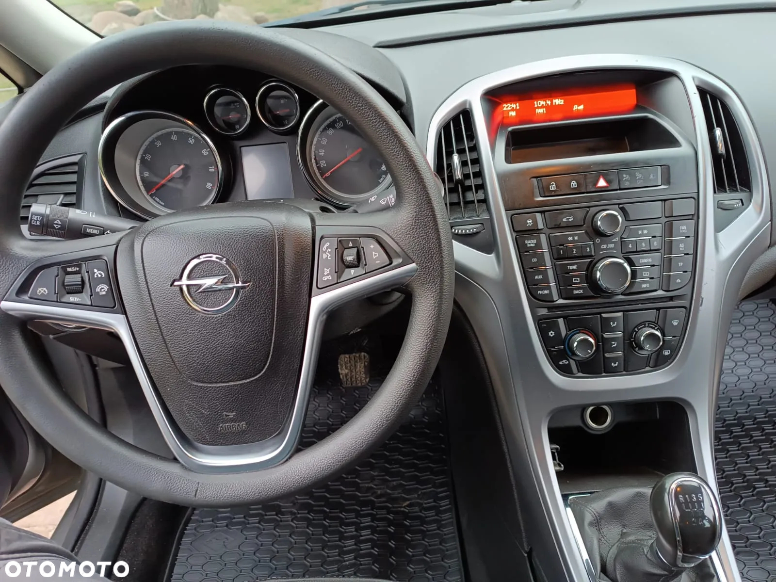Opel Astra IV 1.4 T Cosmo - 14