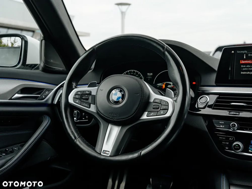 BMW Seria 5 530i xDrive Touring - 8
