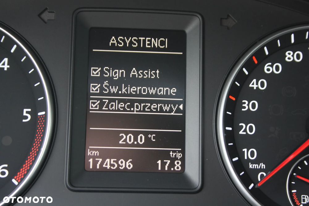 Volkswagen Touran 2.0 TDI DPF BlueMotion Technology DSG Cup - 23