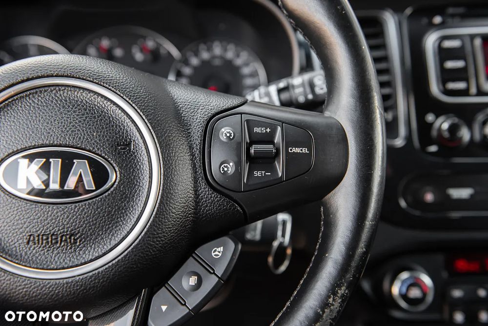 Kia Carens 1.7 CRDi M 7os - 19