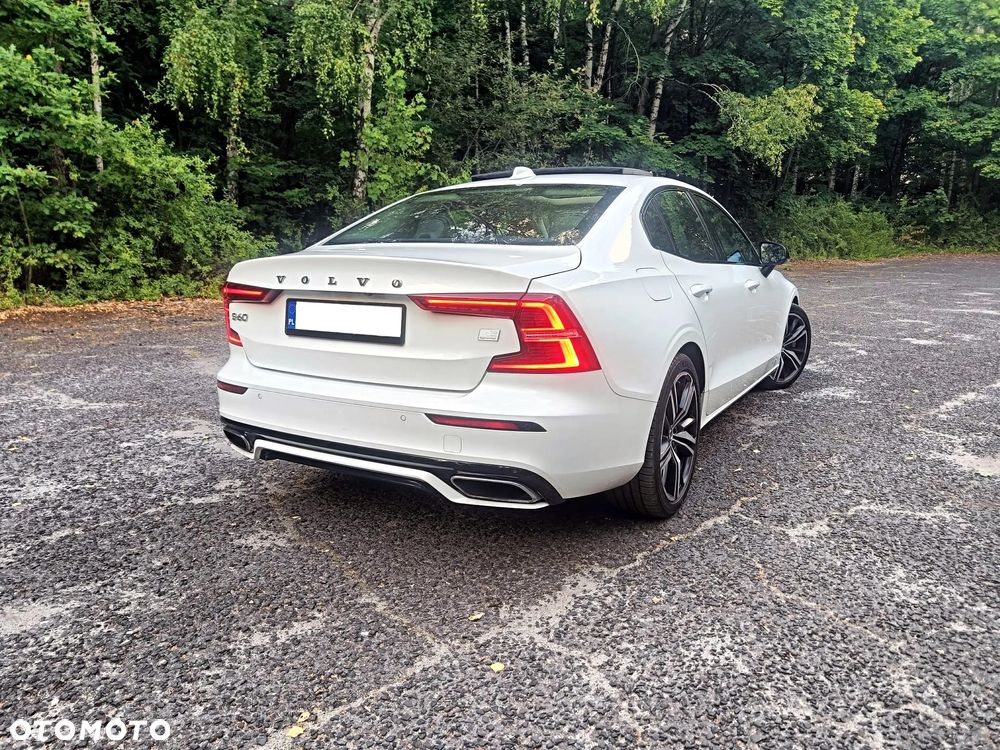 Volvo S60 T8 Recharge AWD Plus Dark - 11