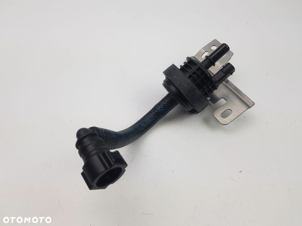 NOWY ORYGINALNY Zawór podciśnienia Mercedes w205 2.0 CGI A2054703302 - 3