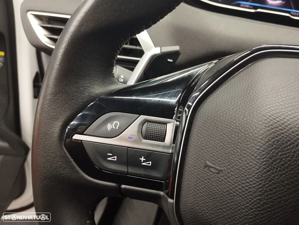 Peugeot 5008 1.2 PureTech Allure EAT8 - 23