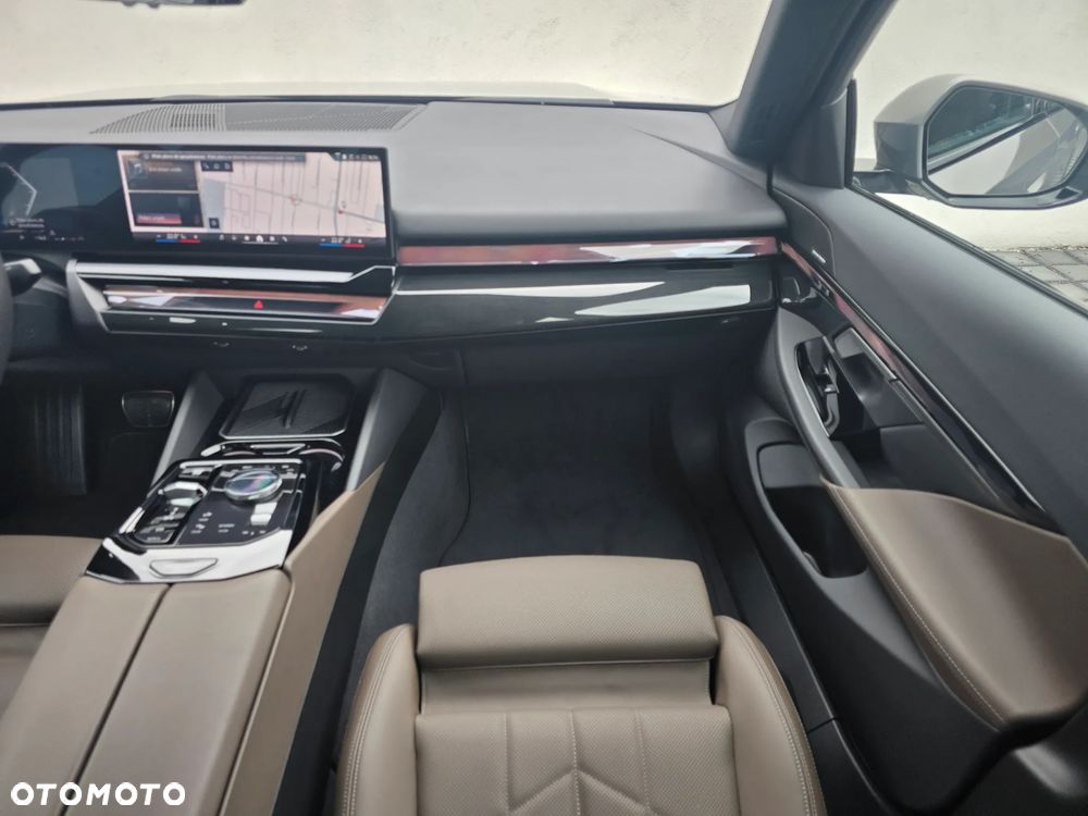 BMW Seria 5 520d xDrive mHEV M Sport - 14