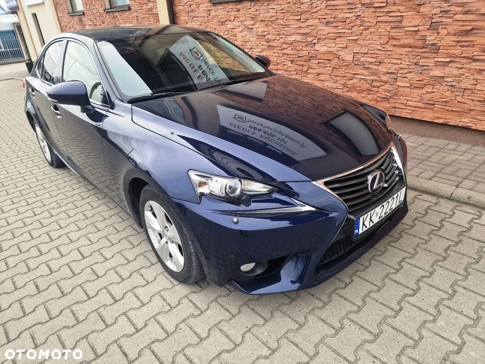 Lexus IS 300h Elegance - 11