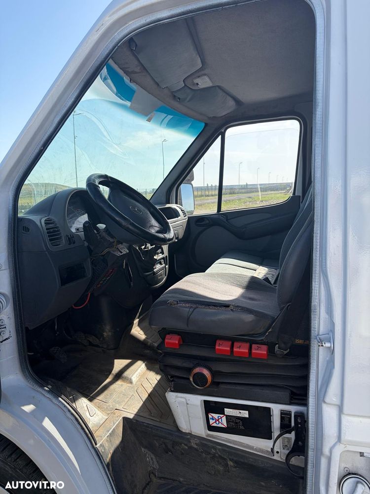 Mercedes-Benz Sprinter - 9