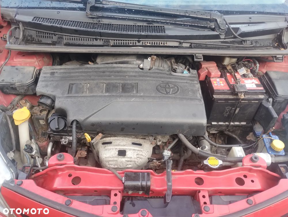 Toyota Yaris - 12