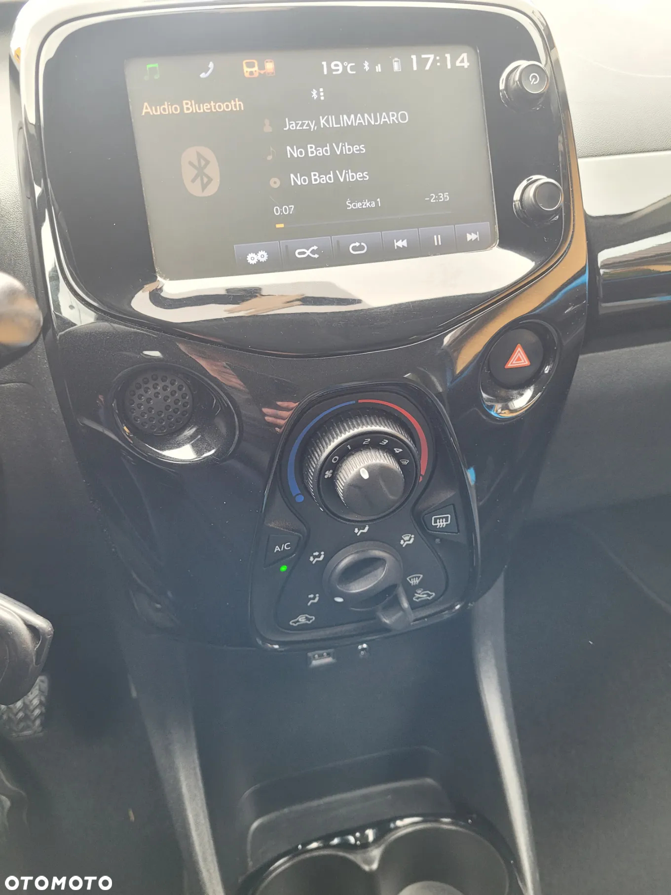 Toyota Aygo x-clusiv - 9