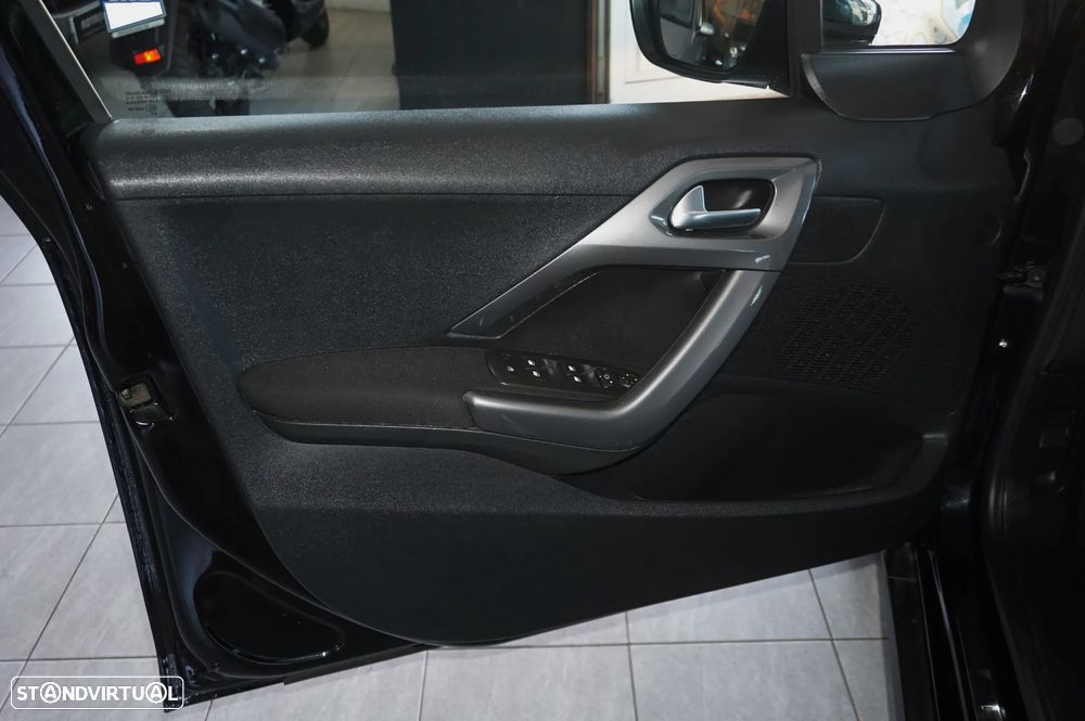 Peugeot 2008 1.6 BlueHDi Style - 18