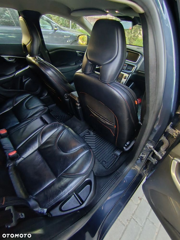 Volvo V40 D2 Drive-E Ocean Race - 35