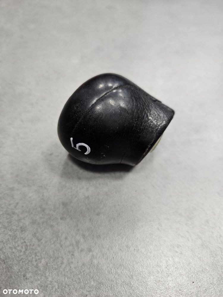 VW T5 gałka zmiany biegów 7H5711141E - 1