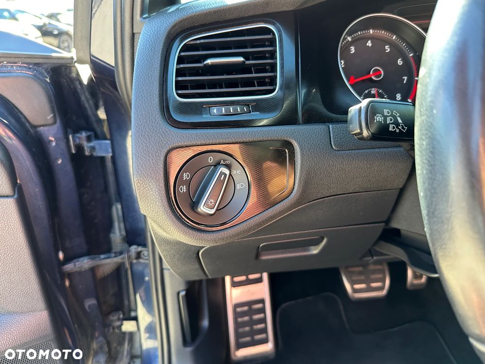 Volkswagen Golf - 17