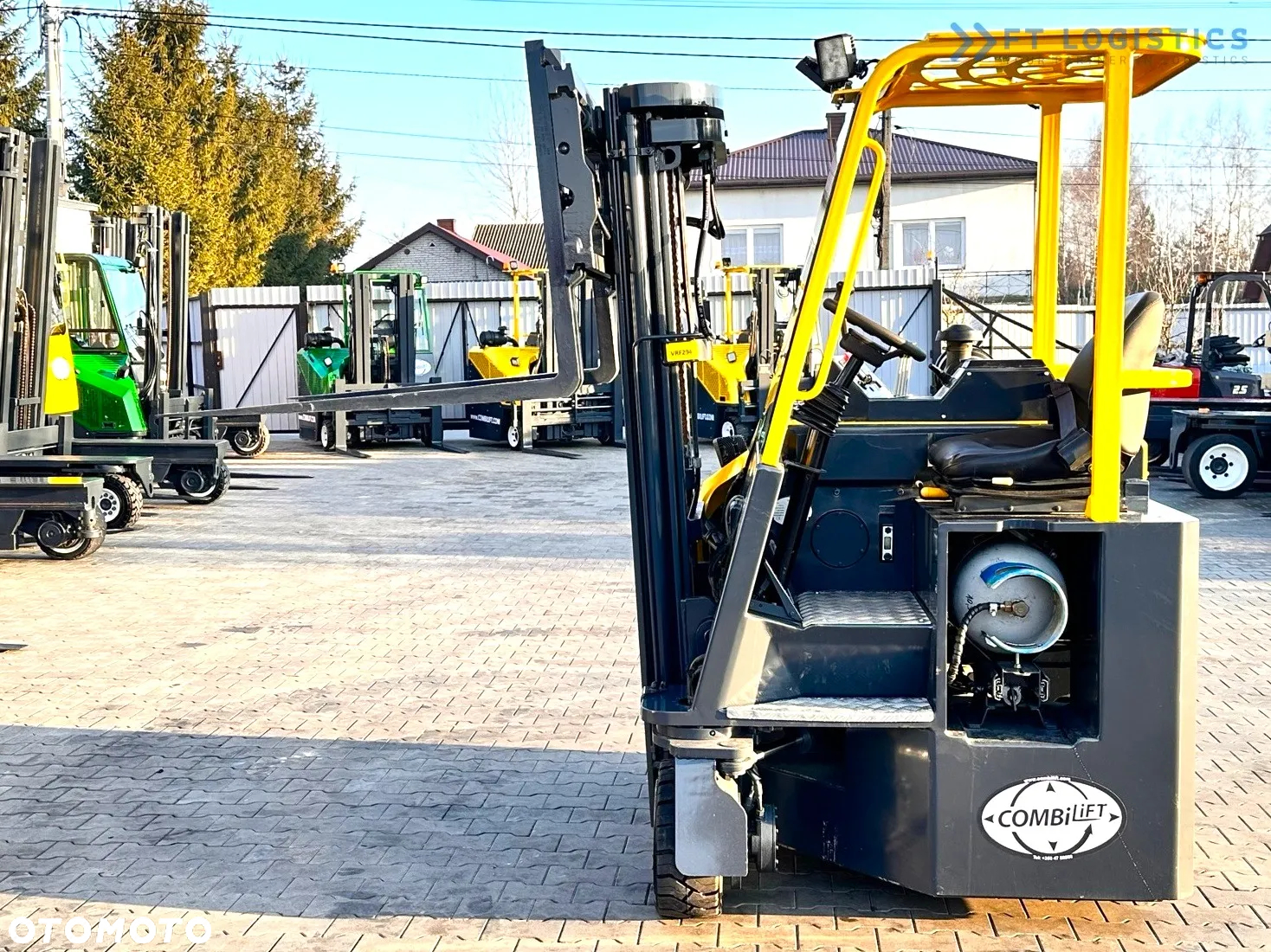 Combilift C3000CB / LPG / TRIPLEX - 4900MM / LPG / WOLNY SKOK / POZYCJONER / PRZESÓW WIDEŁ / JEDYNIE 7454 MTH / JAK NOWY - 21
