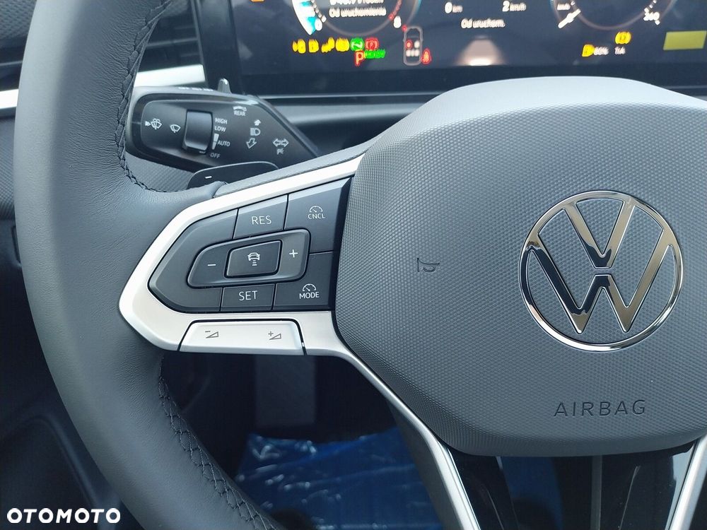 Volkswagen T-Roc - 8