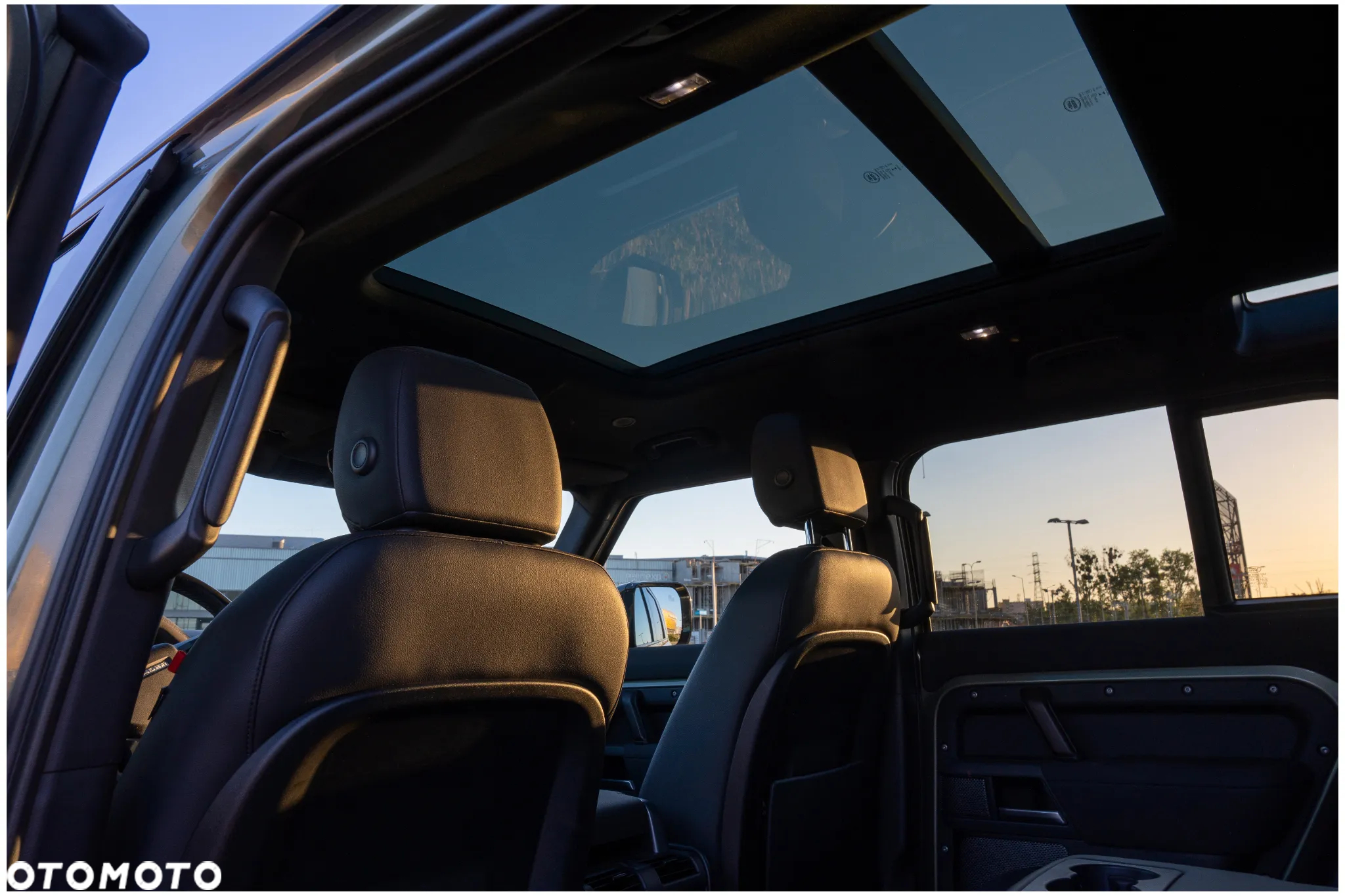 Land Rover Defender - 15