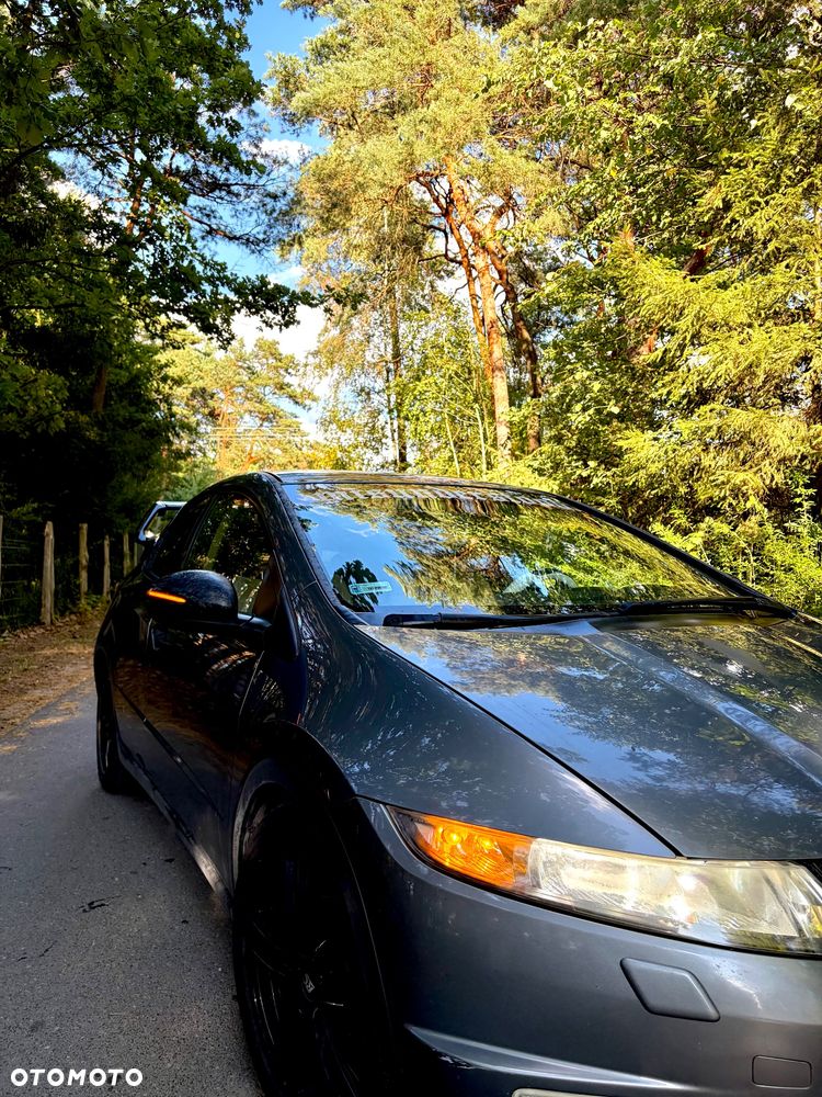 Honda Civic 1.8 Executive - 3