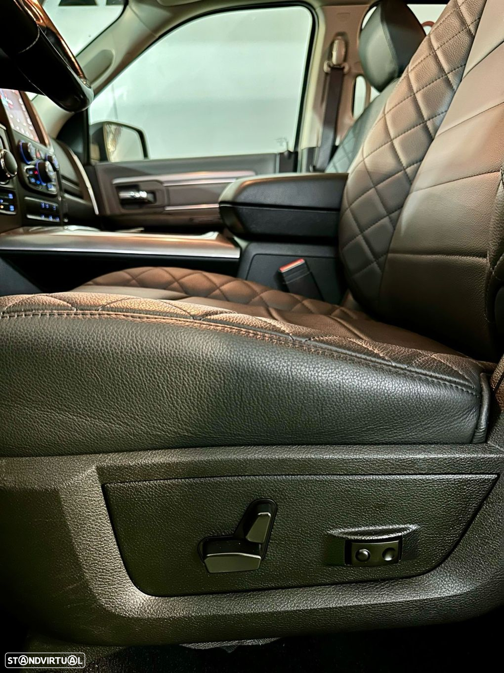 Dodge RAM 1500 5.7 V8 - 40