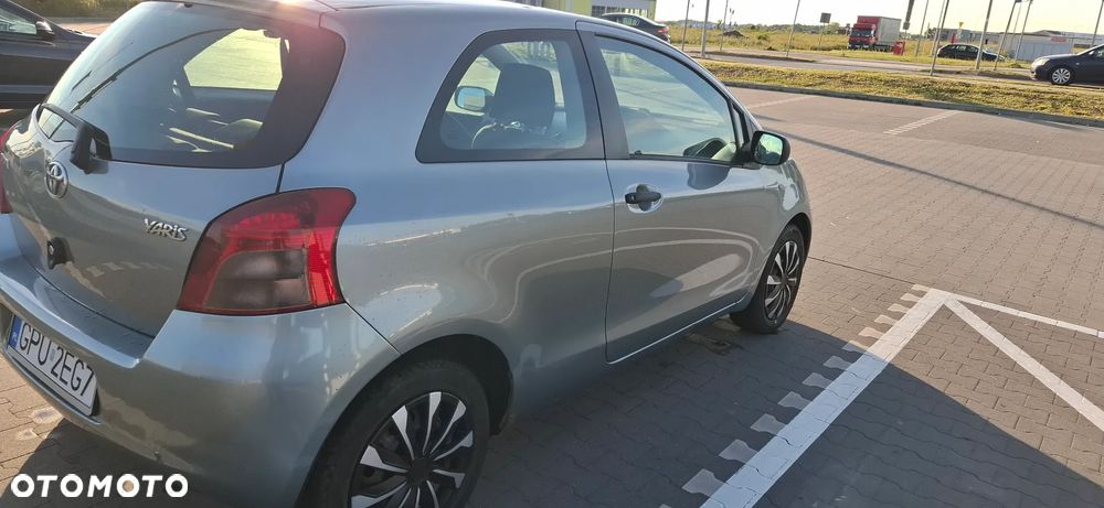 Toyota Yaris - 11