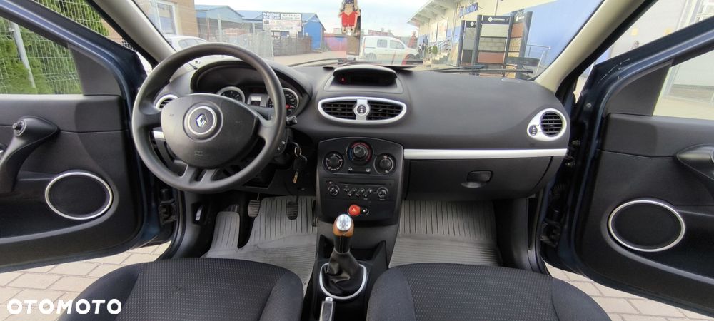Renault Clio - 7