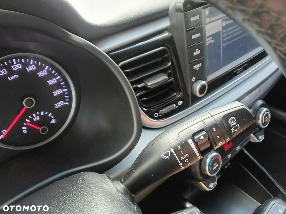 Kia Rio - 32