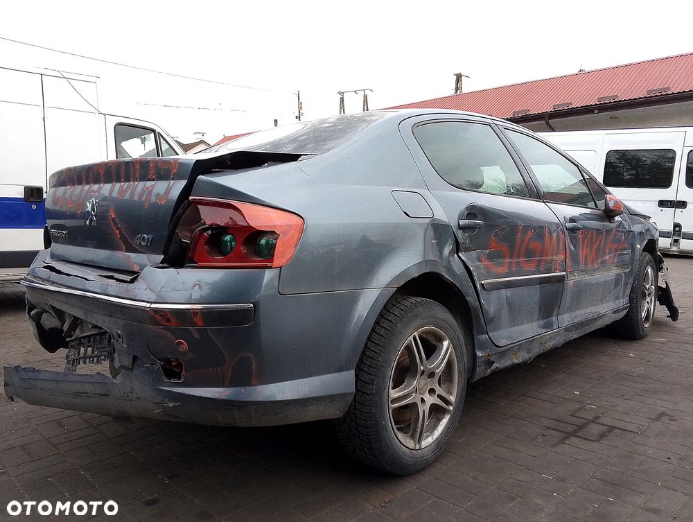 Peugeot 407 I Przed Lift (04-08r.) 2.0D 136KM. Silnik RHR (DW10BTED4) Skrzynia 20HZ32,  CP23X66,  CD58X71,  4HP20,  2222JS,  2223PW lakier EZWD.Cały na części. GWARANCJA !!! Przód Tył Zestaw Komplet Drzwi Klapa Zderzak Błotnik Maska Grill Atrapa Szyba Pas Lampa Lusterko Boczki Fotel Kanapa Kokpit Deska Rozdzielcza Przełącznik Włącznik Sterownik Przewody Wiązka Instalacja Moduł Komputer Czujnik Listwa Pompa Alternator Wtryski Głowica Rozrusznik Kompresor Sprzęgło Dwumas Silnik Skrzynia ABS Klimatyzacji Paliwa Wspomagania Kolektor Turbina Przepustnica Zawór Chłodnica Koło Hak Belka Sanki Zawieszenie Mcpherson Półoś Amortyzator Wydech Tłumik Zacisk Most - 6