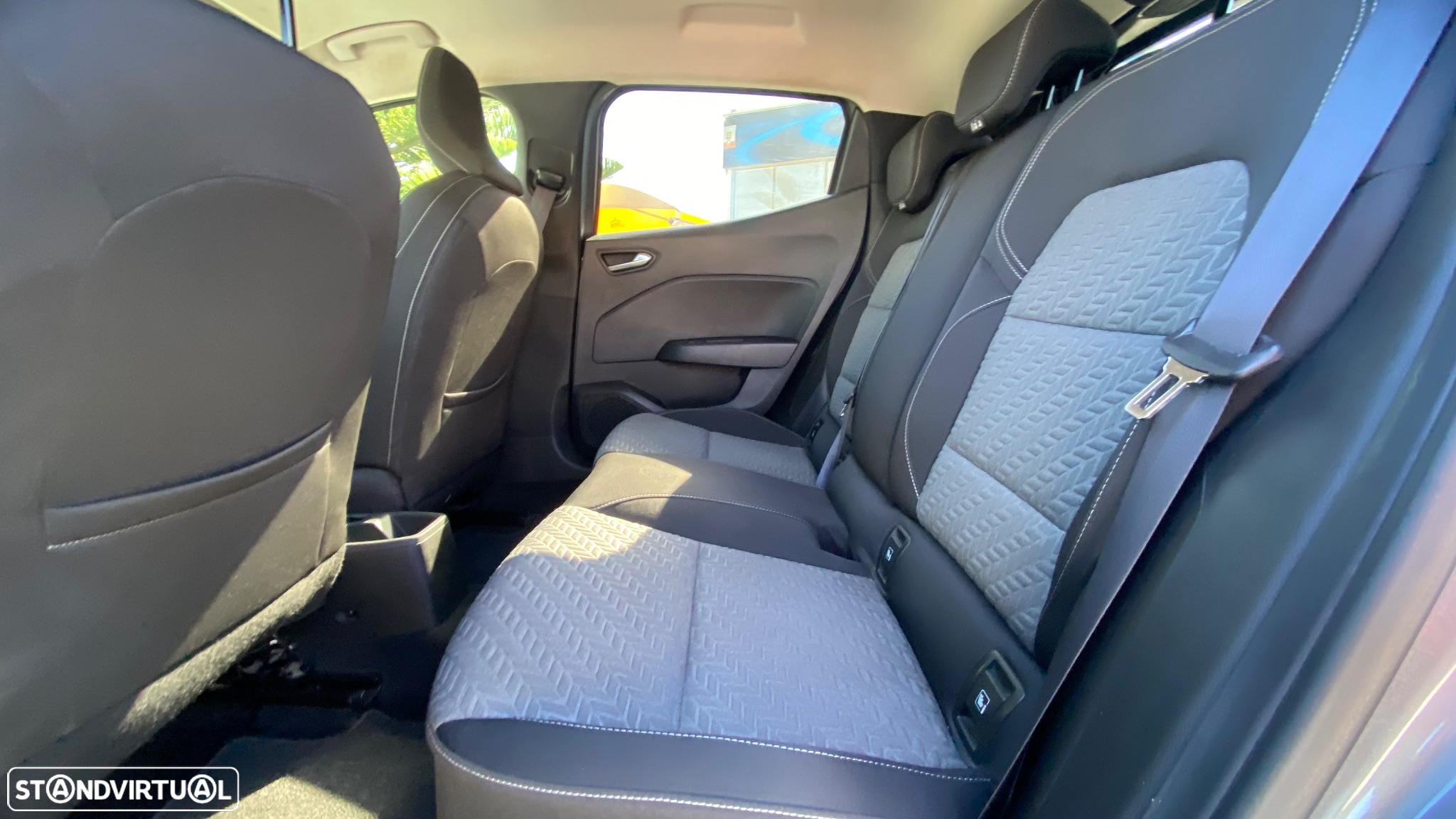 Renault Clio 1.0 TCe Techno - 24