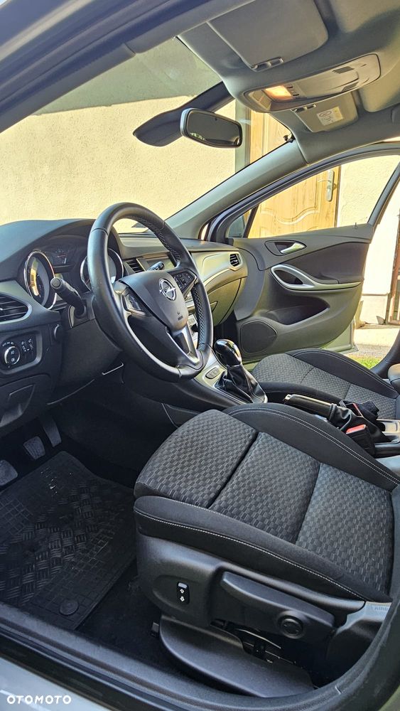 Opel Astra 1.4 T Enjoy - 11