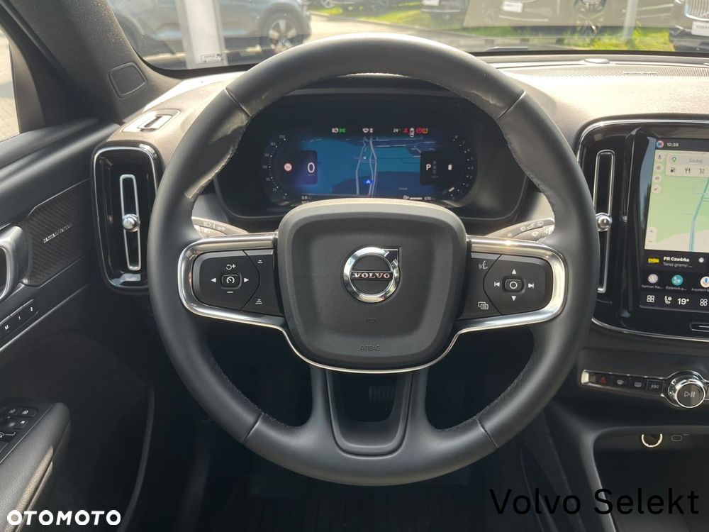 Volvo XC 40 B3 Plus Dark - 12