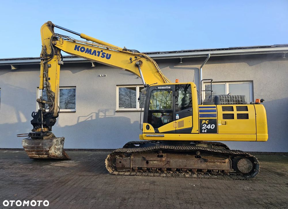 Komatsu PC240LC-11 - 5