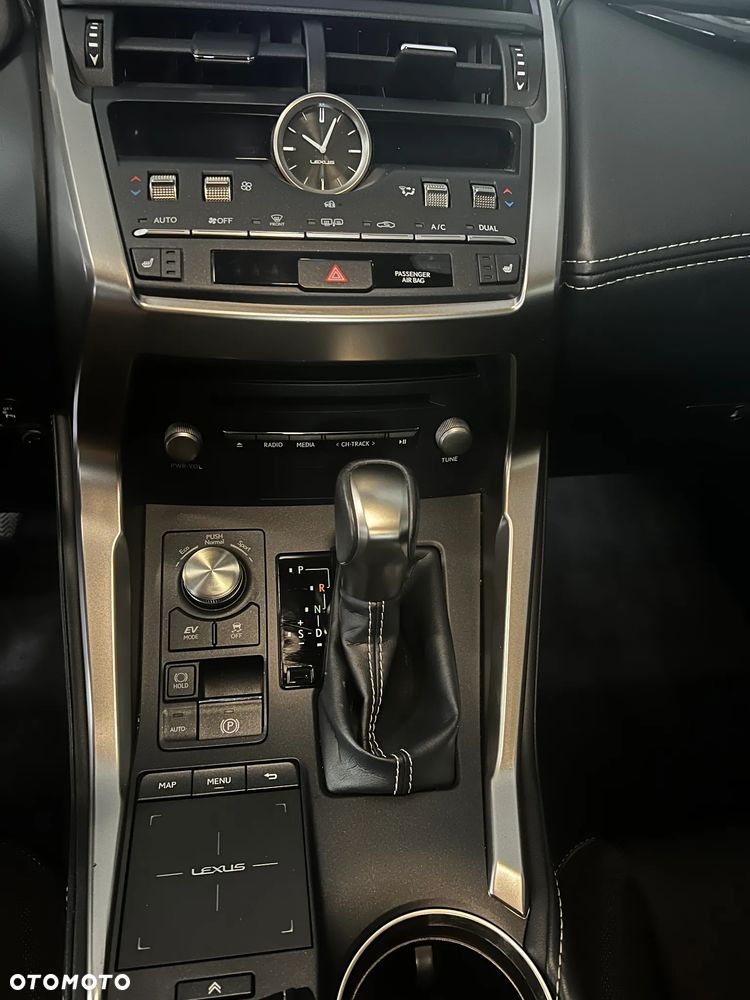 Lexus NX 300h Optimum AWD - 15