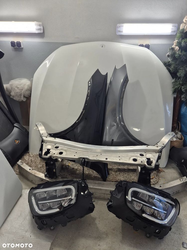 Mercedes-Benz GLC - 27