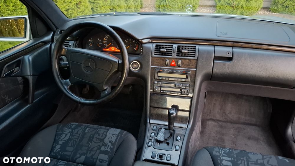 Mercedes-Benz Klasa E 300 TD Avantgarde - 6