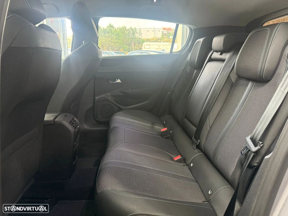 Peugeot 308 1.2 PureTech Allure Pack - 34