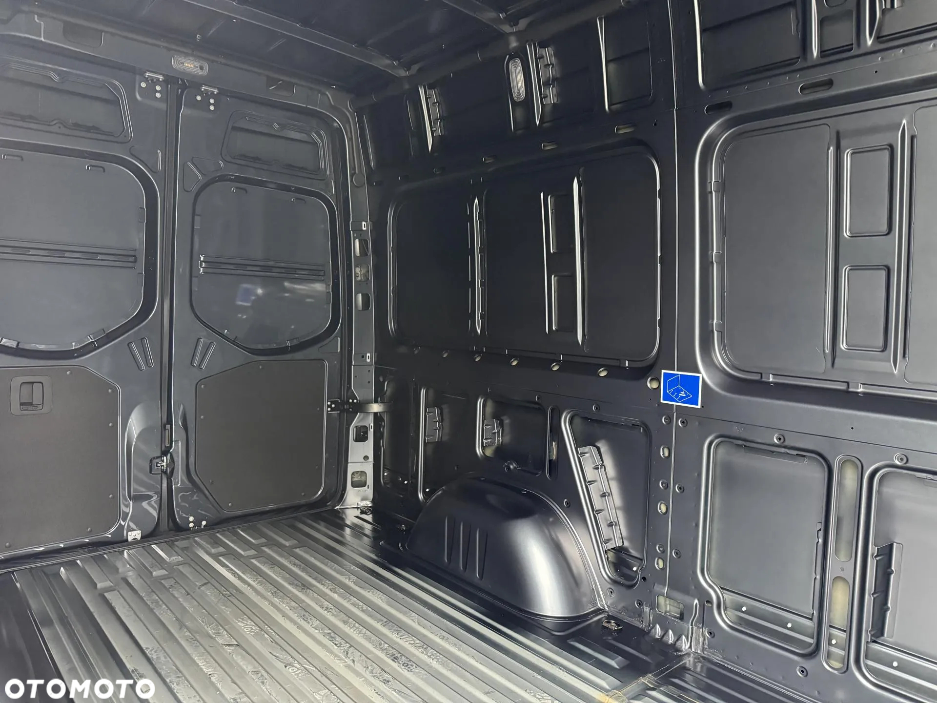 Mercedes-Benz Sprinter - 9