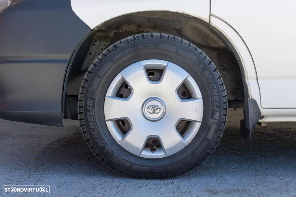 Toyota Hiace 2.5 D-4D 6 Lug. - 7