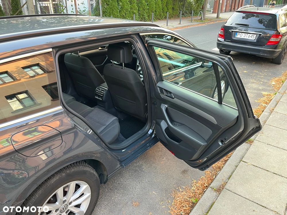 Volkswagen Passat 2.0 TDI SCR DSG Comfortline - 17