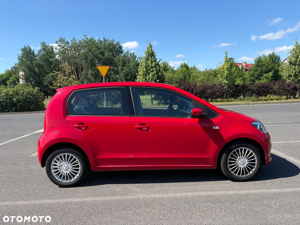 Volkswagen up! BlueMotion Technology colour fortana red - 2