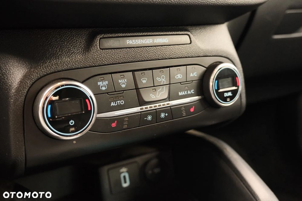 Ford Focus 1.5 EcoBoost ST-Line Business - 32