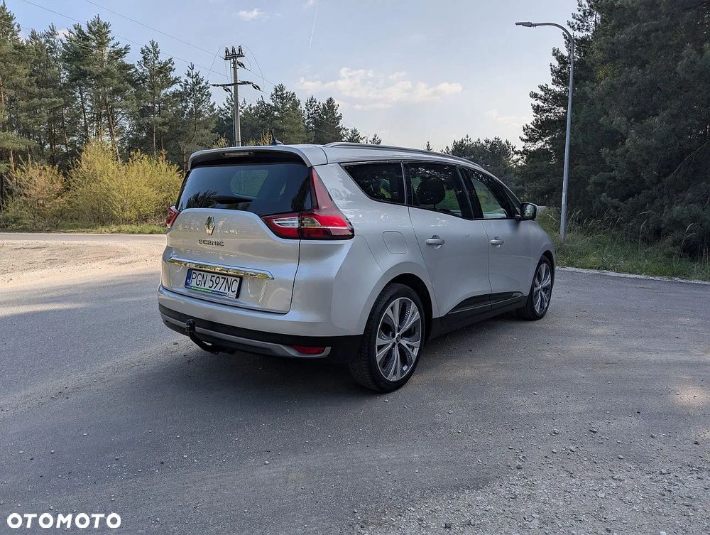 Renault Grand Scenic - 11