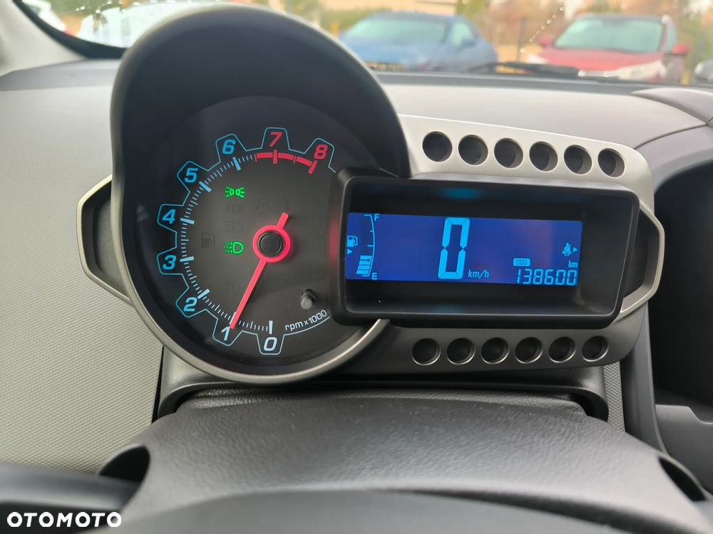 Chevrolet Aveo 1.2 LT - 11