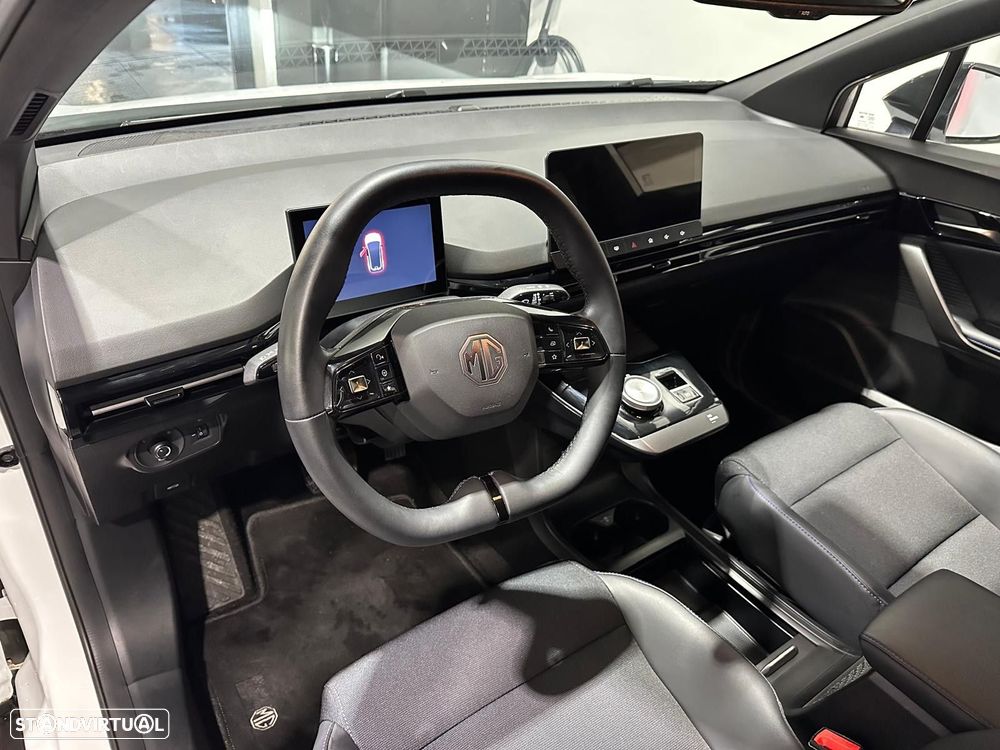 MG MG4 64 kWh Luxury - 5