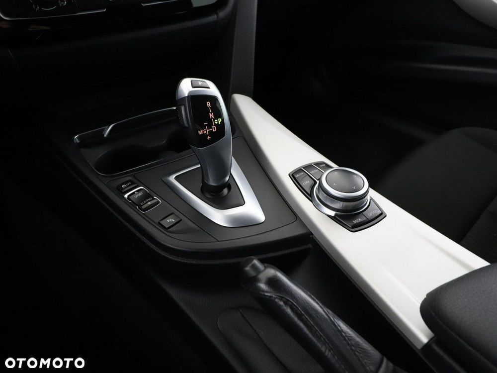 BMW Seria 3 318d Advantage - 29