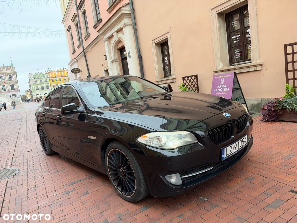 BMW Seria 5 2011 photo 2
