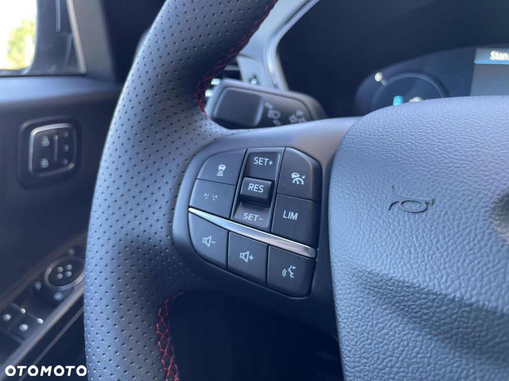 Ford Kuga - 10