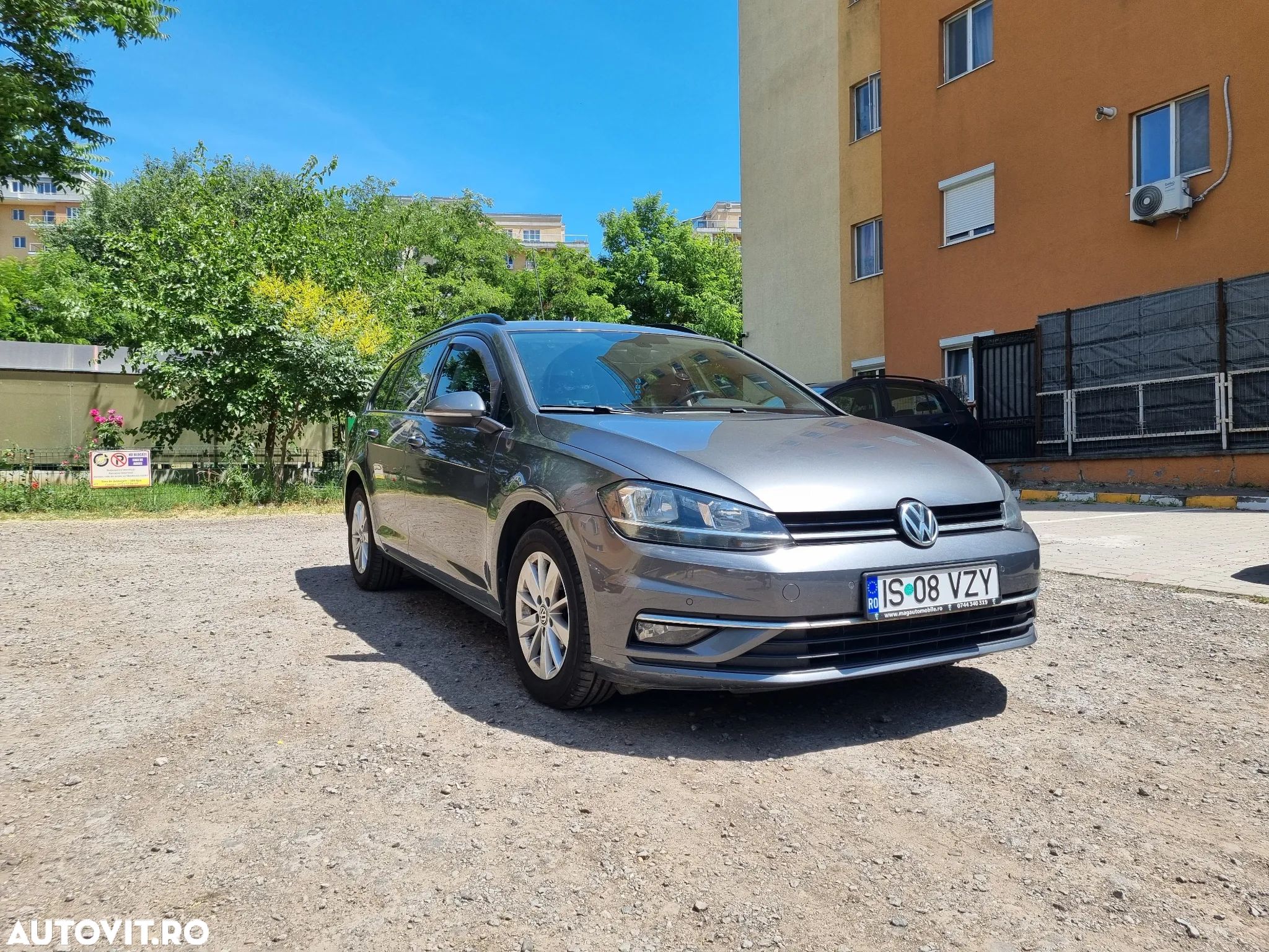 Volkswagen Golf 1.6 TDI Comfortline - 1
